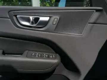 VOLVO XC60 T6 AWD Twin Engine Core