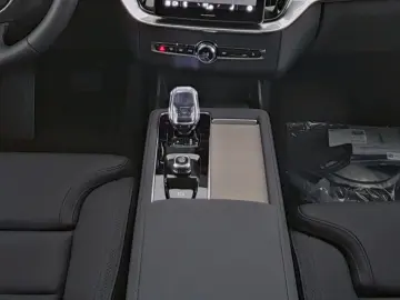 VOLVO XC90 FACELIFT Plus Bright Plug-In Hybrid