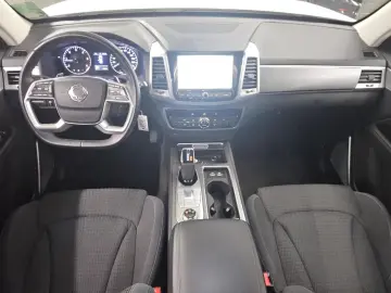 SSANGYONG REXTON Cristal AWD 7-Sitzer Navi LED