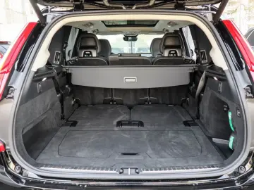 VOLVO XC90 T8 AWD Ultra Dark