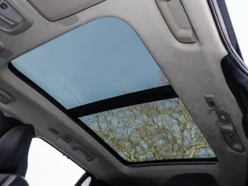 VOLVO XC90 T8 AWD Ultra Dark