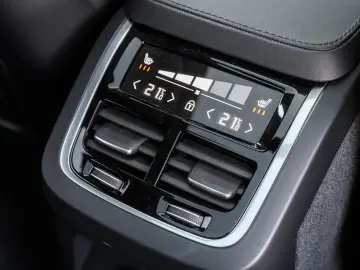 VOLVO XC90 T8 AWD Ultra Dark