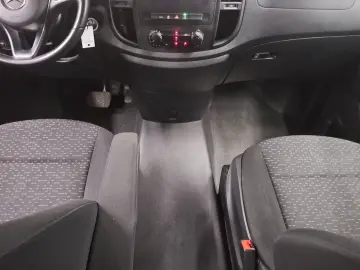 MERCEDES-BENZ Vito CDI Tourer Pro Extralang 8-Sitze