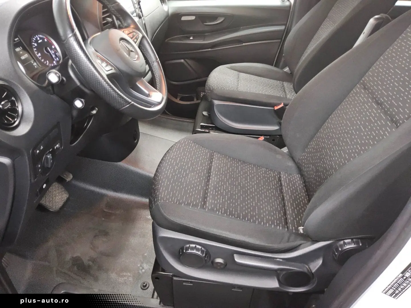 MERCEDES-BENZ Vito CDI Tourer Pro Extralang 8-Sitze