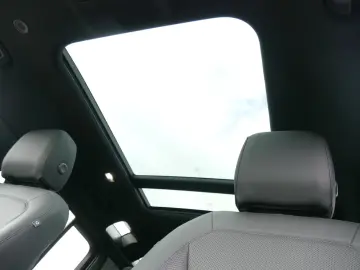 Land Rover Defender 110 X-Dynamic WinterPack HeadUp