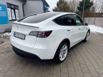 TESLA Model Y Basis RWD  top Fahrzeug  inkl.Mwst.
