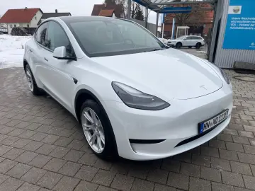 TESLA Model Y Basis RWD  top Fahrzeug  inkl.Mwst.