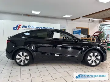 TESLA Model Y RWD Panorama Navi Soundsystem LED ACC WL