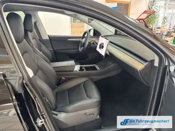 TESLA Model Y RWD Panorama Navi Soundsystem LED ACC WL