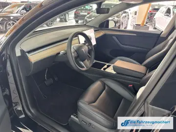 TESLA Model Y RWD Panorama Navi Soundsystem LED ACC WL