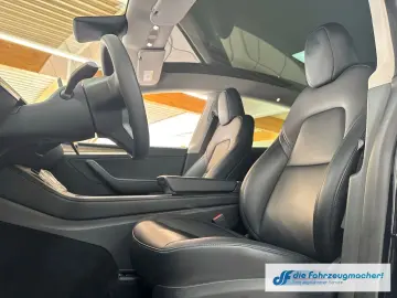 TESLA Model Y RWD Panorama Navi Soundsystem LED ACC WL