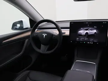 TESLA Model Y Long Range AWD 351CP AUTOPILOT