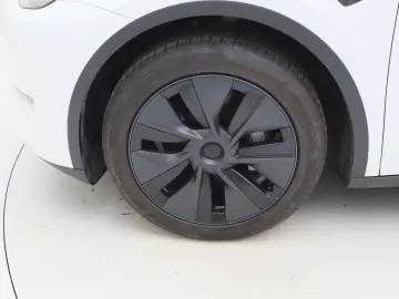 TESLA Model Y Long Range AWD 351CP AUTOPILOT