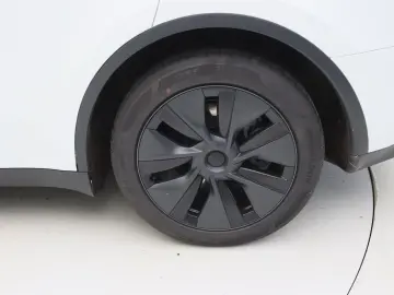 TESLA Model Y Long Range AWD 351CP AUTOPILOT