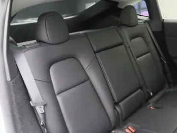 TESLA Model Y Long Range AWD 351CP AUTOPILOT