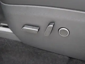 TESLA Model Y Long Range AWD 351CP AUTOPILOT