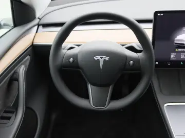TESLA Model Y Long Range AWD 351CP AUTOPILOT