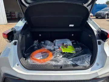 TOYOTA C-HR Plug-In Hybrid FWD