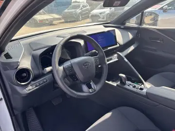 TOYOTA C-HR Plug-In Hybrid FWD