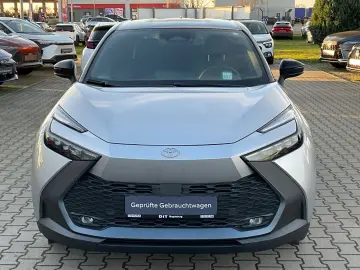 TOYOTA C-HR 1.8 Team D