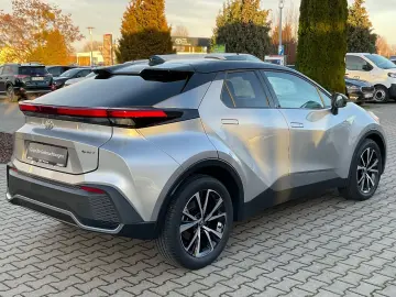 TOYOTA C-HR 1.8 Team D
