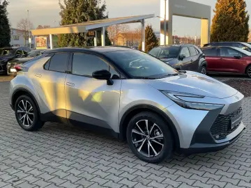TOYOTA C-HR 1.8 Team D