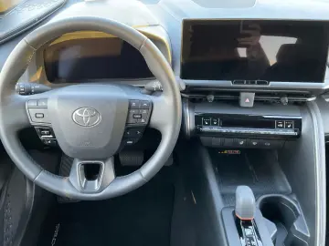 TOYOTA C-HR 1.8 Team D