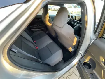 TOYOTA C-HR 1.8 Team D