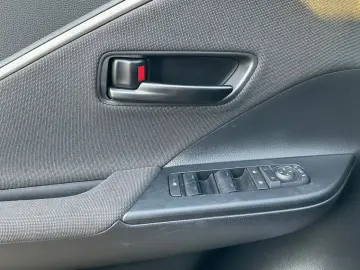 TOYOTA C-HR 1.8 Team D