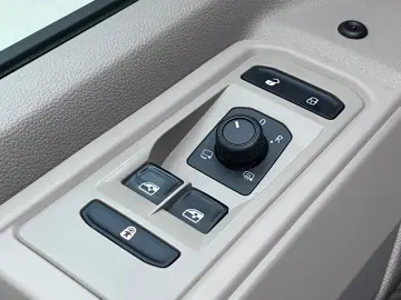 VW T7 Multivan DSG Navi Sitzhzg Kamera LED