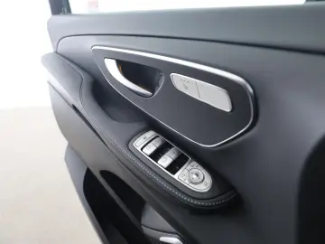 MERCEDES-BENZ V 300 d Avant Extralang 4M AHK Distr. 360