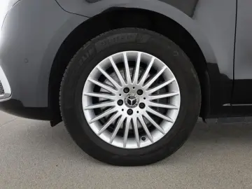 MERCEDES-BENZ V 300 d Avant Extralang 4M AHK Distr. 360