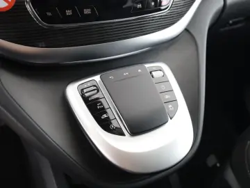 MERCEDES-BENZ V 300 d Avant Extralang 4M AHK Distr. 360