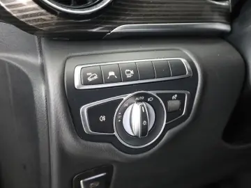 MERCEDES-BENZ V 300 d Avant Extralang 4M AHK Distr. 360