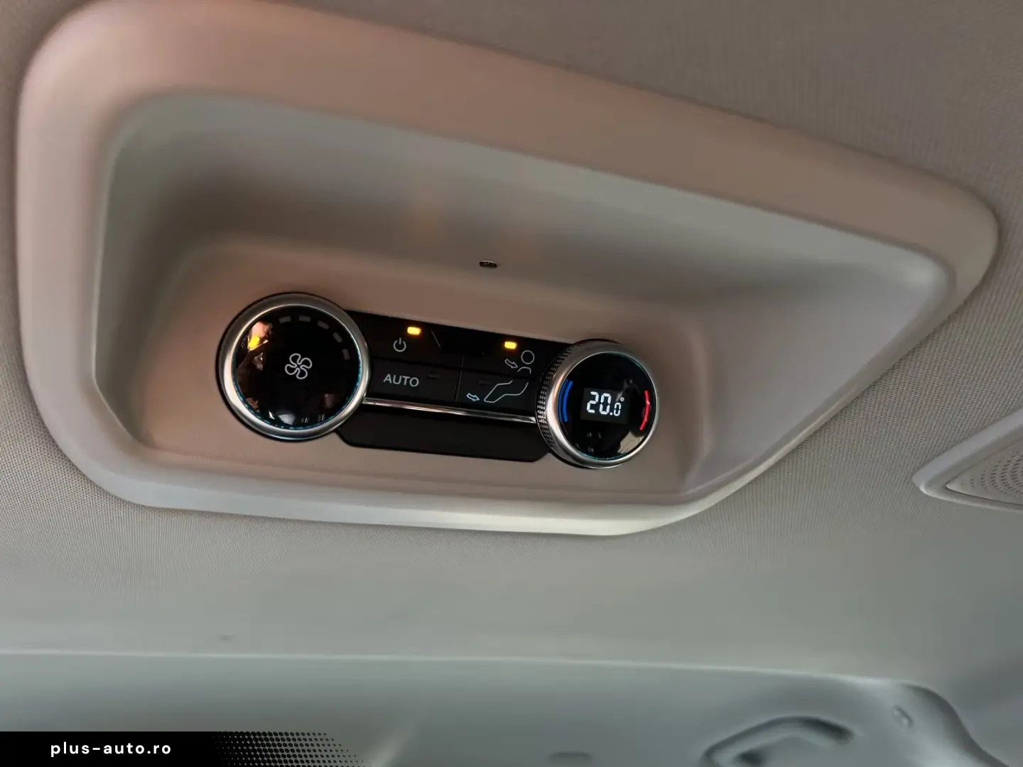 Ford Tourneo Custom 2.0 EcoBlue 320 L2 Titanium FWD