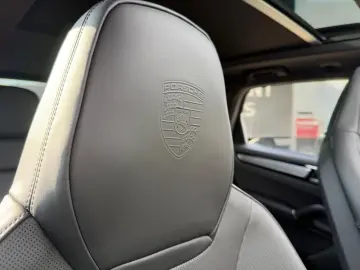 PORSCHE Cayenne E-Hy Plat Ed NighVis 18WayVentilS 360 AirSus