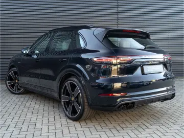 PORSCHE Cayenne E-Hy NiVision SoftClo InnoDr AirSusp Ventil