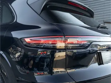 PORSCHE Cayenne E-Hy NiVision SoftClo InnoDr AirSusp Ventil