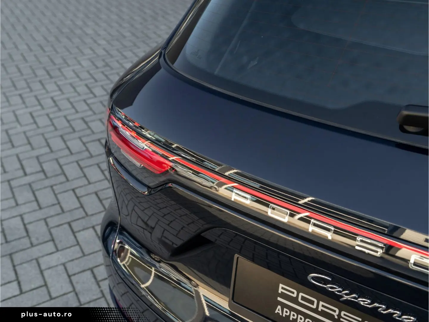 PORSCHE Cayenne E-Hy NiVision SoftClo InnoDr AirSusp Ventil