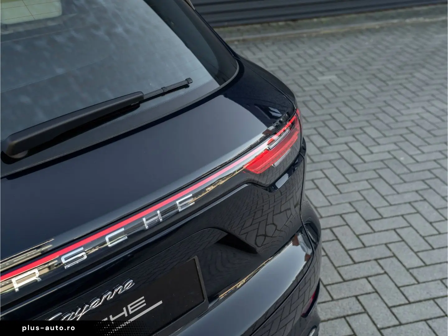 PORSCHE Cayenne E-Hy NiVision SoftClo InnoDr AirSusp Ventil