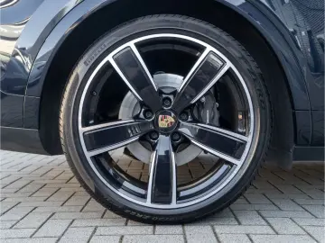 PORSCHE Cayenne E-Hy NiVision SoftClo InnoDr AirSusp Ventil