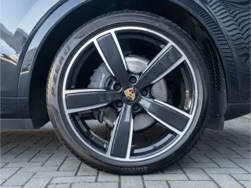 PORSCHE Cayenne E-Hy NiVision SoftClo InnoDr AirSusp Ventil