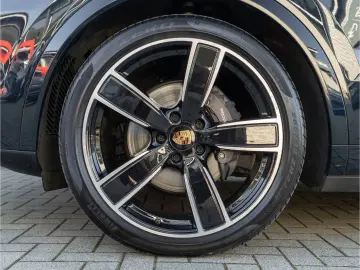 PORSCHE Cayenne E-Hy NiVision SoftClo InnoDr AirSusp Ventil