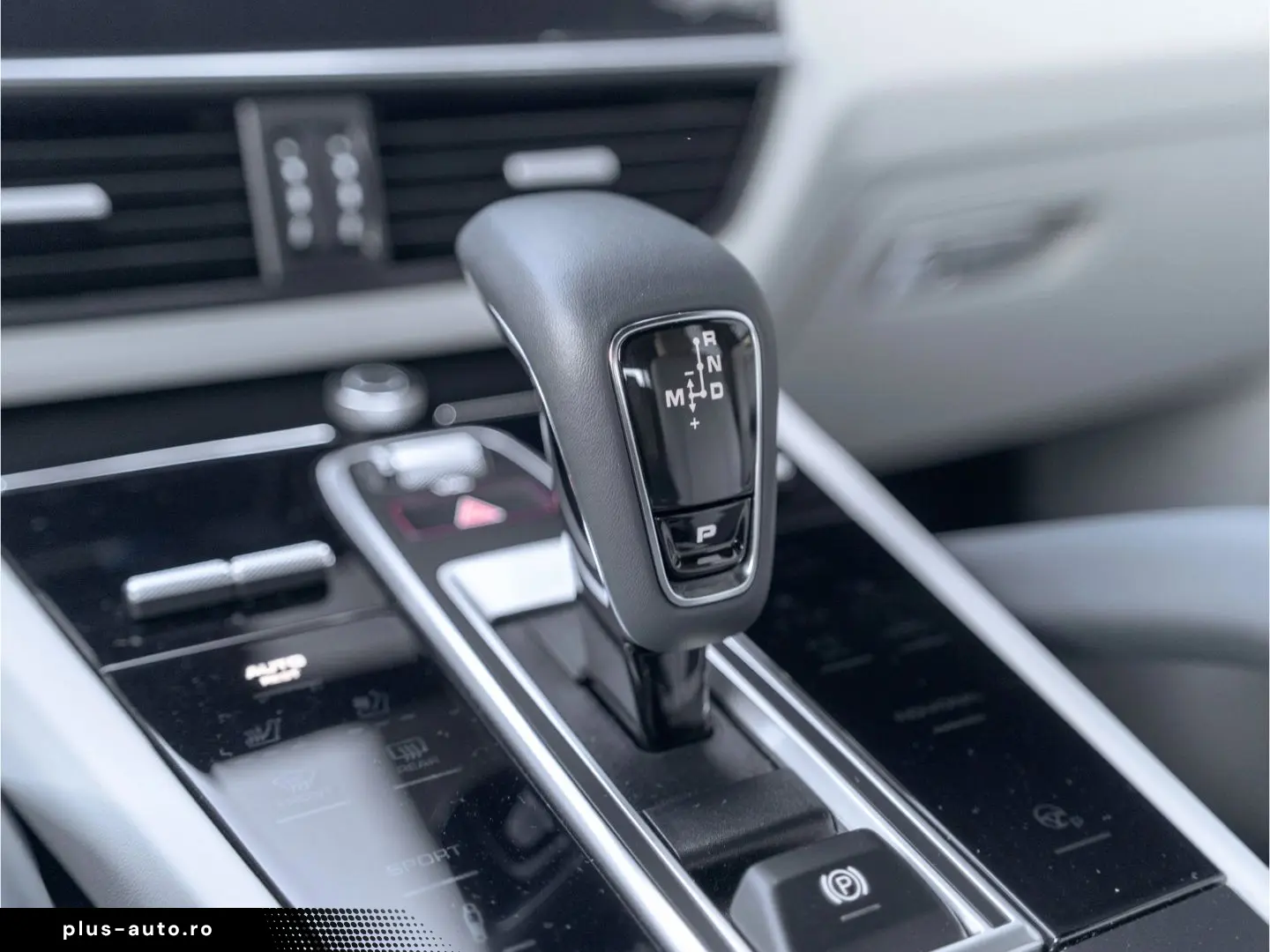 PORSCHE Cayenne E-Hy NiVision SoftClo InnoDr AirSusp Ventil