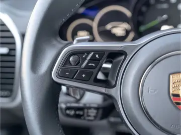PORSCHE Cayenne E-Hy NiVision SoftClo InnoDr AirSusp Ventil