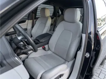 PORSCHE Cayenne E-Hy NiVision SoftClo InnoDr AirSusp Ventil