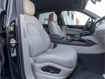 PORSCHE Cayenne E-Hy NiVision SoftClo InnoDr AirSusp Ventil
