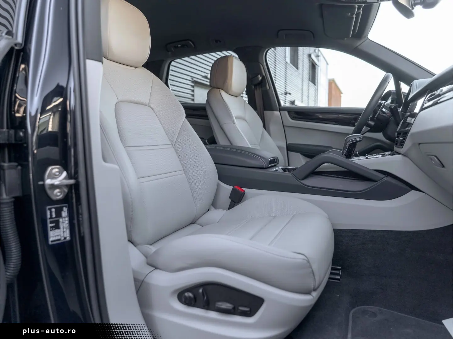 PORSCHE Cayenne E-Hy NiVision SoftClo InnoDr AirSusp Ventil