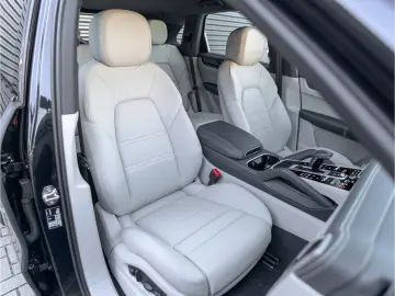 PORSCHE Cayenne E-Hy NiVision SoftClo InnoDr AirSusp Ventil