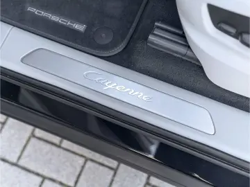 PORSCHE Cayenne E-Hy NiVision SoftClo InnoDr AirSusp Ventil